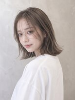 ソッカ(socca)&nbsp;切りっぱなしミディアムレイヤーボブ