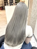 ヴィア 京都烏丸(Via)&nbsp;シルバーグレー/シルバーカラー/ハイトーン/ブリーチ/髪質改善