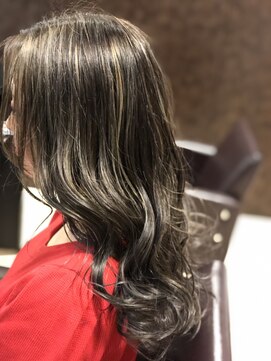 ヘアーメイク ララ(HAIR MAKE LALA) ハイライト　暗めアッシュ