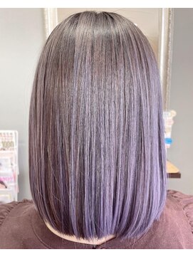 ヘアーアンドメイク カナン(HAIR&MAKE CANAAN) グレー+ラベンダーの組み合わせで作る旬スタイル