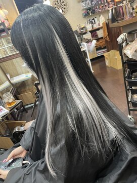 ディー エメ(D-aimer-) エクステで作れるハイインナーカラースタイル