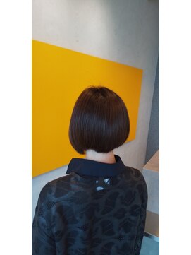 ブロッサム 東中野店 20代30代40代前下がりストレート小顔補正立体カット