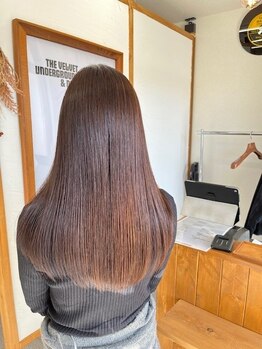 サロンエフ(salon F)の写真/毛先まで潤うナチュラルストレート♪気になるクセやうねりを解消することで、毎日のお手入れが楽になる☆