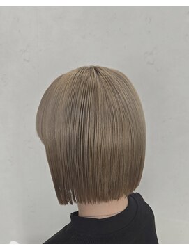 ヘアーアンドネイル ルシア(Hair&Nail Lucia) プラチナベージュ