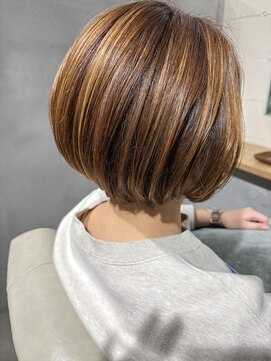 アンビエンテ(ambiente) 40代50代60代ショートボブ