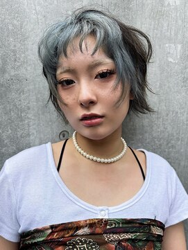 メイカ(MEIKA) 【 オン眉ウルフショート × ライトブルー 】浅野美紀