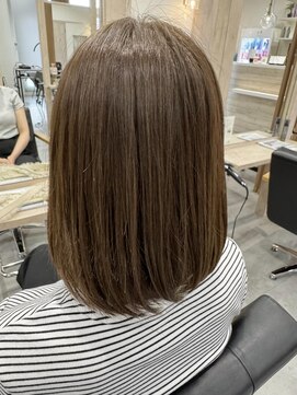 ヨロ(YoLo.) アッシュベージュカラー