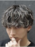 大分緩め波巻きスパイラルパーマメンズカットハイライトメッシュ