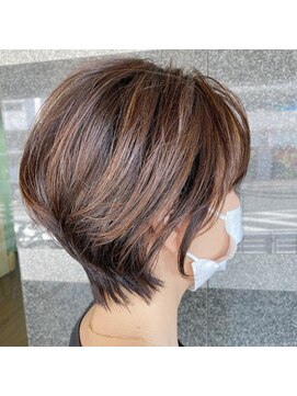 シアン 大倉山店(CYAN) ☆ 軽さと丸み大人ショートスタイル☆