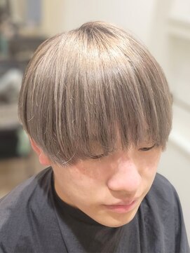 エードット(a.) メンズカットマッシュ前下がりマッシュワックスなし銀髪金髪