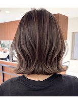 アマレット(Amaretto)&nbsp;【白髪ぼかし×艶ボブ！パサつき抑える大人美シルエット】