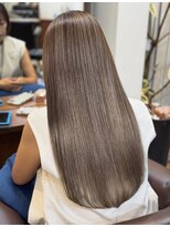 ヘアケアアンドヘアデザイン リベール(L:belle) 透明感ベージュブラウン×ハイライト|韓国風艶髪ロング