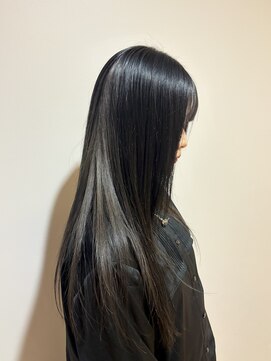 キャパ セントラル 天神 大名店(CAPA central) インナーカラー グレーカラー デザインカラー 髪質改善 10代