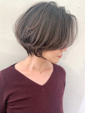 アヴァロン(AVALON) 30、40代にオススメ☆横顔美人×絶壁解消ショート