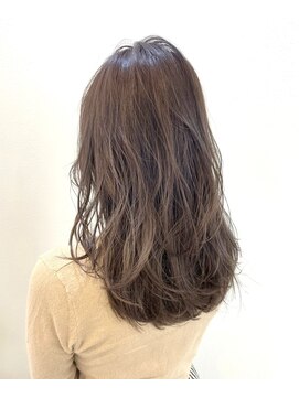 リアントウキョウ(Lian.Tokyo) （LianTokyo 山崎）大人ガーリー×フェミニンロング×グレージュ