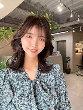 フラッグ ヘアー 天神西通り店(Flag HAIR) シースルーバングくびれミディアムイルミナカラーインナーカラー