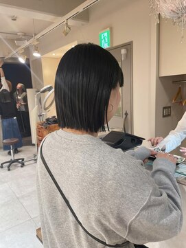 キャンバス バイ ネオリーブ 横浜西口(Canvas by neo.) 切りっぱなしボブ ラインボブ ブラック sn