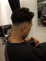 イントロバイフィーネ 渋谷(INTRO . by Fi-Ne)&nbsp;ミドルフェードカット/アイロンパーマ