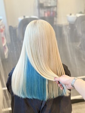 カラ ヘアーサロン(Kala Hair Salon) ブロンド/ブルー/ブリーチ/20代