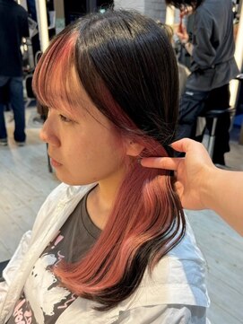 インク サカエ(inq sakae) ブリーチインナーカラーチェリーレッド