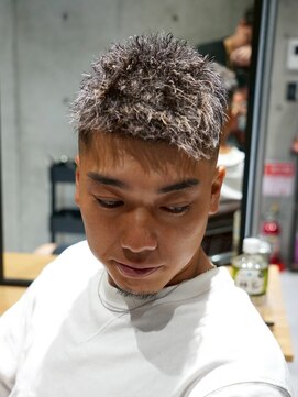 メッツ 原宿(METS) MEN'S/ツイストピンパーマ×フェード/短髪フェード/男髪