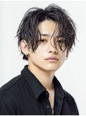 黒髪ミディアムツーブロックセンターパート韓国パーマ