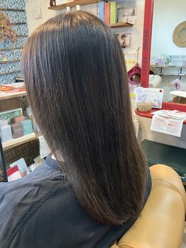 美容室ひろの写真/白髪を“隠す”から“活かす”へ。透け感カラーで柔らかな質感を演出♪白髪ぼかし、髪質改善、美髪ケアも◎