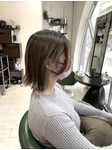 ケアブリーチバレイヤージュ大人グレージュミディアムボブ