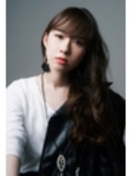 ディシェーレアスト(die-Schere Ast) 【die Schere Ast　上大岡】　フリンジバング×グラデーション