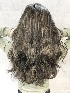 オリ(‘Oli) ハイライト_プラチナグレイジュ