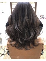 フィガロ ウメダ(FIGARO UMEDA)&nbsp;【FIGARO　umeda】大人のロング韓国レイヤーカット