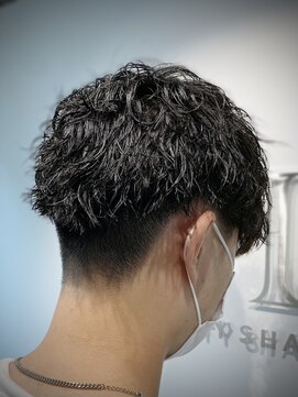 リバティシェアバーバー 銀座(LIBERTY SHARE BARBER) ツイスパ刈り上げマッシュ/2ブロック