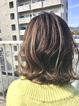 ボレロ(bolero) さりげないハイライトで360度美人スタイル