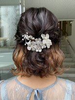 インビテーション(invitation) ボブアレンジ・ハーフアップ・インナーカラー