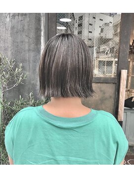 フロムファースト FROM.1st 30代40代ボブハイライトカラーブリーチ白髪ぼかし