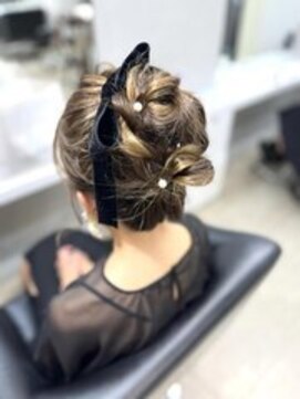 ディア(.eer) ゆるふわシニヨン