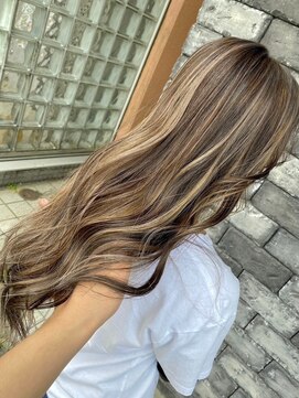 ブリッツバイレボ 船橋(BLITZ by REVO) ナチュラルレイヤー/エアリーロング/美髪/グレージュカラー/船橋