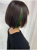 チョコレートブラウン×ネオングリーン インナーカラー/ボブ