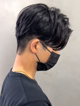 エルマーク 京橋(L-MARK) センターパートニュアンスパーマ韓国カルマパーマコンマヘア