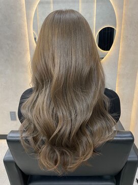 ルノン(LUNON) イメチェンヘアスタイルホワイトブロンド外ハネボブ美髪のススメ