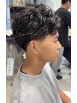 アヴァンス 広島本通店(AVANCE.)&nbsp;MEN’S HAIR/サーフカール/刈り上げセンターパート/広島