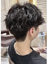 サロンドジョー 鶴見(SALON DE JOE) ツイストスパイラルパーマメンズマッシュ刈り上げ　奥東巧真