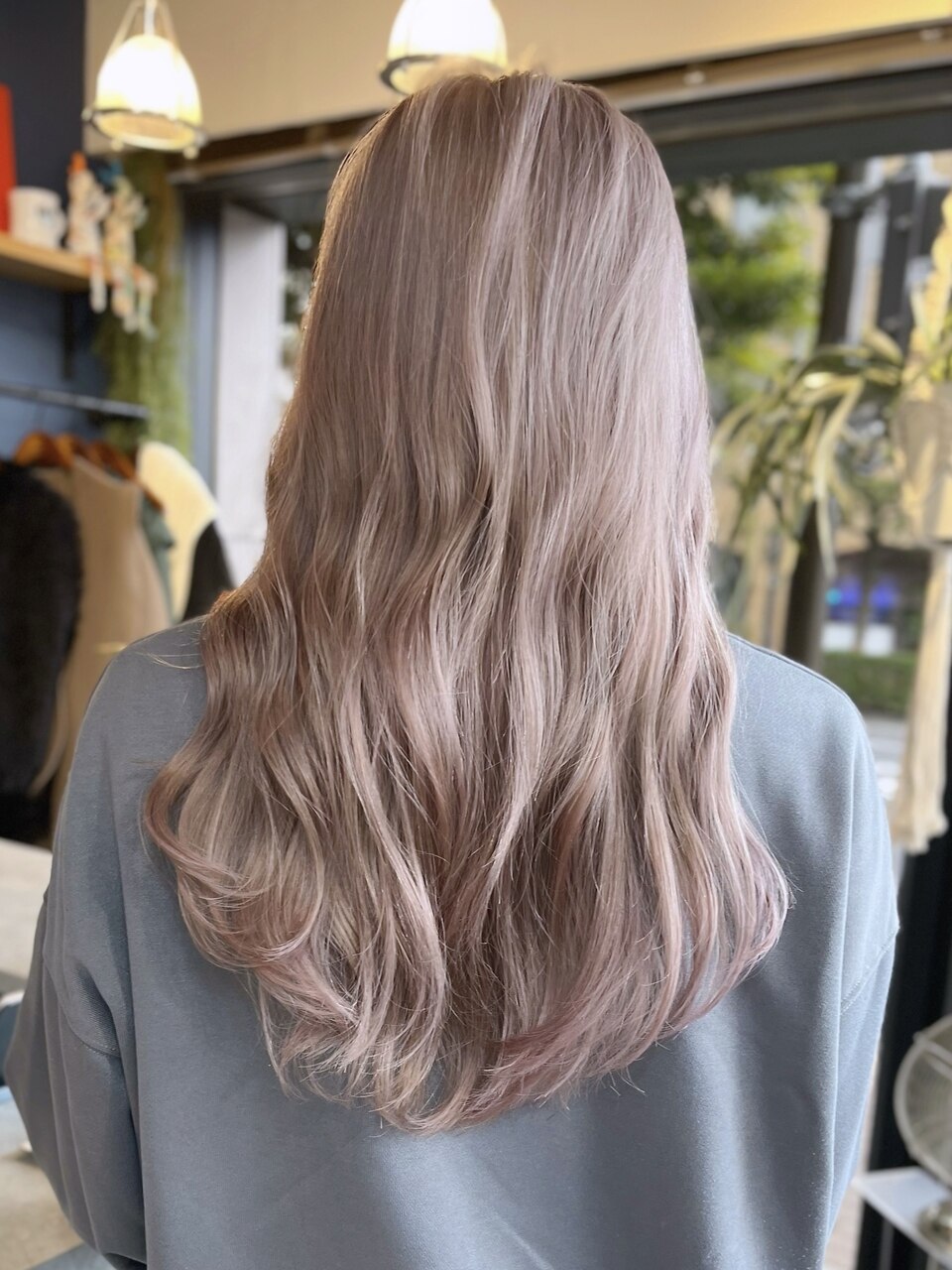 2025年春】ホワイトミルクティーの髪型・ヘアアレンジ|人気順 2025年春】ホワイトミルクティーの髪型・ヘアアレンジ|人気順