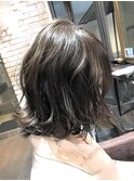  こなれヘア×外ハネミディ