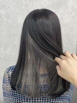 アン ブリーチ(UN BLEACH)&nbsp;ブリーチ2回～インナーシルバーカラー♪