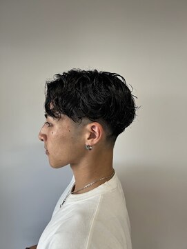 イッヒ 茅ヶ崎(IHHI) Men's/ラルフカール/フェードスタイル/センターパート