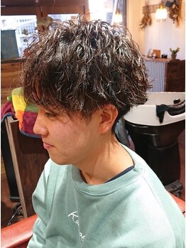 クロスヘアー(KROS HAIR)の写真/【市駅徒歩3分の穴場】学生～ビジネスマンまで幅広く支持される高技術！再現性の高いスタイルで朝も楽々◎