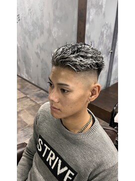 ワールドシップコウベ(WORLD SHIP KOBE) ホワイトメッシュ極道パーマ