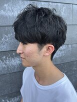 ヒュイル バイ ニアウ(Hwyl by Niau)&nbsp;メンズマッシュセンターパートスパイラルパーマニュアンスパーマ