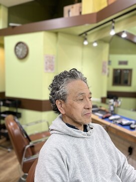 ワイズヘアースタジオ(y'z hair studio) オールバックパーマ